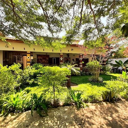 Casa Hotel Sinkiling Gambia セレクンダ エクステリア 写真
