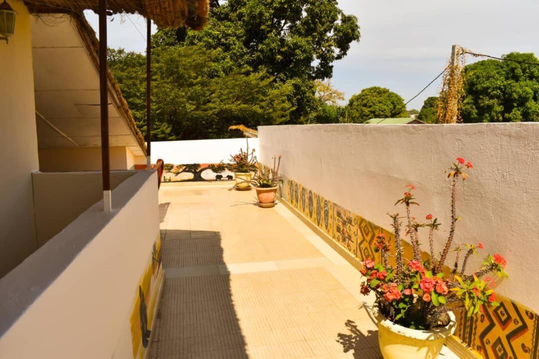 Casa Hotel Sinkiling Gambia セレクンダ エクステリア 写真